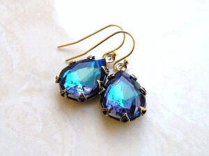 这个世界很小，我们就这样遇见 。这个世界很大，分开就很难再见。