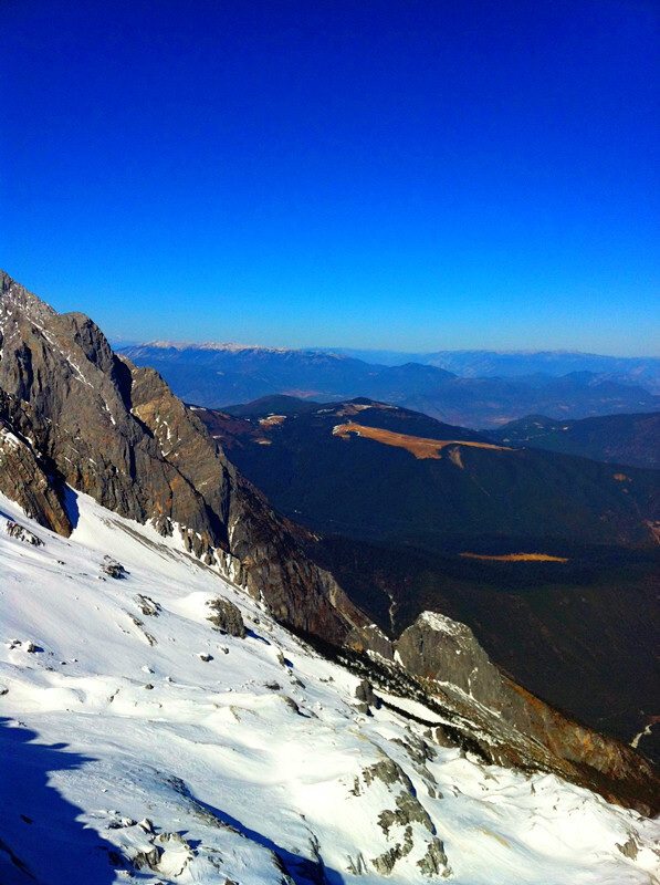 雪山。