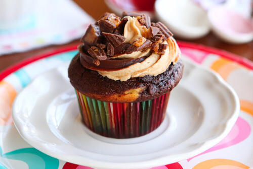 Chocolate swirled peanut butter blast cupcakes