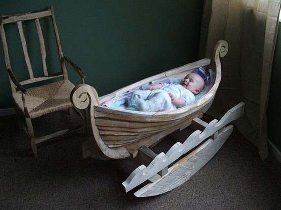 挪威小木舟式的婴儿床，好可爱