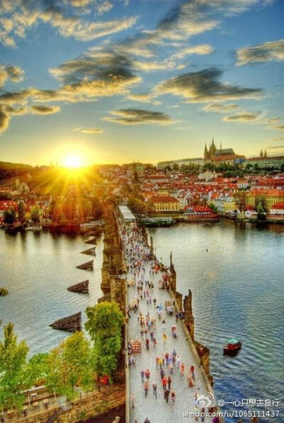 布拉格的黄昏，美得不像话。。。