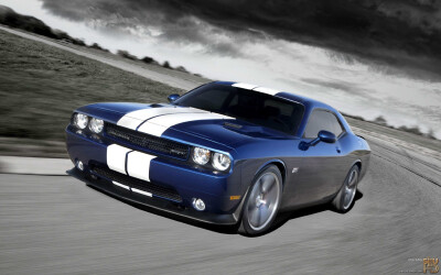 道奇Dodge Challenger SRT8 392