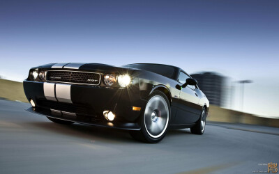 道奇Dodge Challenger SRT8 392