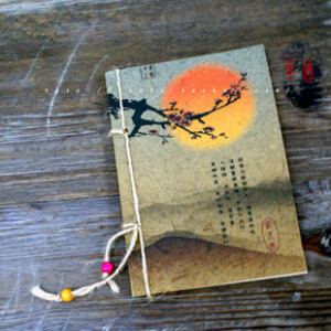 【诉衷情】 夜来沈醉卸妆迟， 梅萼插残枝。 酒醒熏破春睡， 梦断不成归。 人悄悄，月依依，翠帘垂。 更挪残蕊，更拈馀香，更得些时。