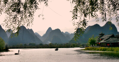 桂林山水甲天下，最美丽是阳朔