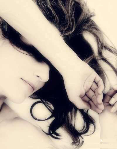 我不主动找你，不是因为你不重要，而是我不知道在你心里我是否重要。