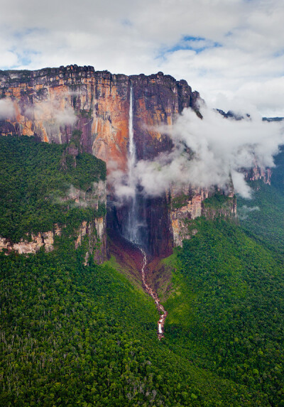 这是世界上最高的瀑布——委内瑞拉的安赫尔瀑布（Angel Falls）