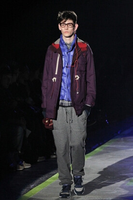 White Mountaineering 2012FW,命名为“Award Tour”,搭配很有层次感，值得一看