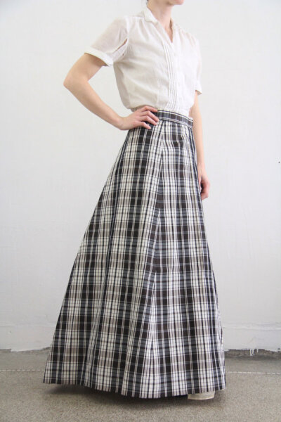 Vintage Taffeta Skirt . Black and White Plaid . Maxi Length . Handmade