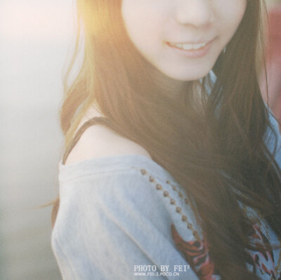 关于女孩，关于阳光的笑脸。