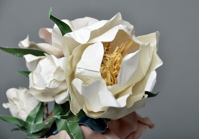 纸花艺术，图片来源：http://decor8blog.com/2012/03/20/freshly-picked-paper-flowers/