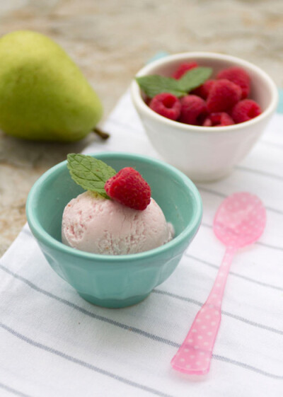 raspberry and pear frozen yogurt.