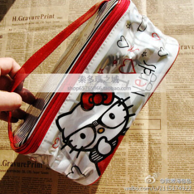 原单Loungefly HelloKitty 手提化妆包，好好笑啊~￥35，地址：http://t.cn/zOZEQF0