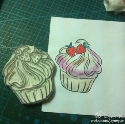 参考了一款透明章刻出来的 ··i love cupcakes