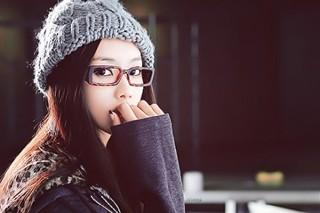 眼睛下的是个美铝哦~~