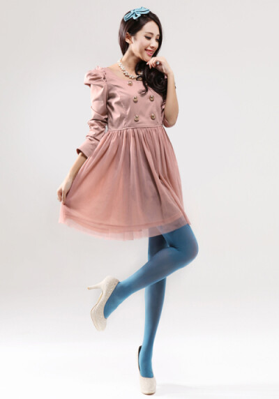 2012春装新款 雪纺连衣裙 韩版女装长袖 秋水伊人 韩版 18-25岁 女装 经典的黑色 裸粉色 http://aishechi.diandian.com