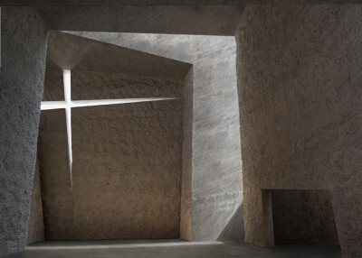 教堂Slideshow: the concrete walls of this church in Tenerife are roughly lined with crushed volcanic rocks.