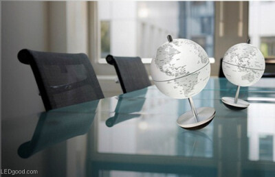 the earth LED lights Globe Lamp by Atmosphere Globemakers (10)