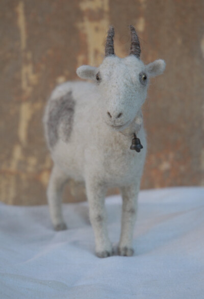 vriad_lee(Russia)的作品：needle-felted goat