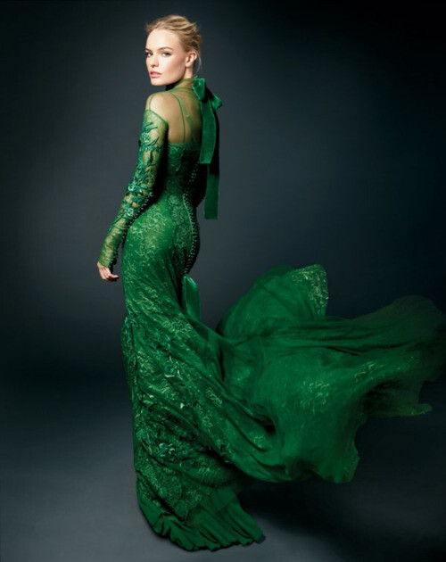 Kate Bosworth in Tom Ford's exquisite emerald green lace & diaphanous silk chiffon creation.