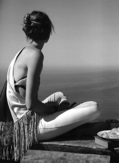 关于一个人，关于安静。