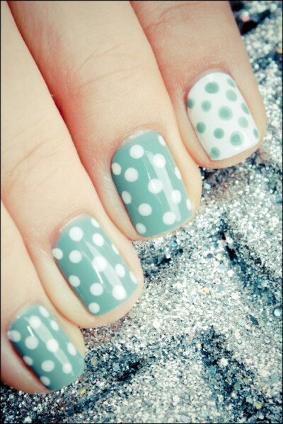 polka dots!