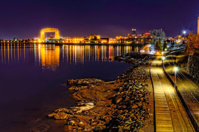 eyeamgage &gt; The Bridge #2 The iconic lift bridge and lakewalk in Duluth, MN