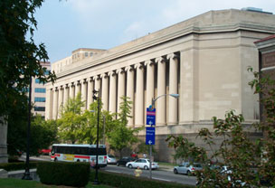 Formed in 1911, the Mellon Institute of Industrial Research was one of the first permanent partnerships to unite scientific research, university education, and commercial technology development. The institute moved in 1937 to this landmark building, the design of which was inspired by classic Greek