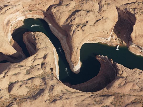 .msrl. 鲍威尔湖与峡谷。 Glen Canyon and Lake Powell.