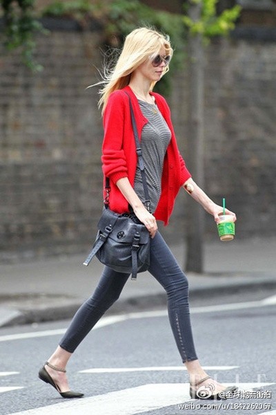 Mulberry Alexa Bag+Chloé芭蕾鞋，条纹衫外罩火热的红色罩衫，足够惊艳！！