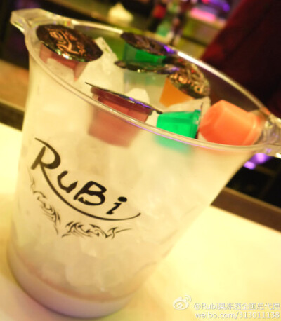 夜店新宠，此物每粒内含高浓度伏特加，酒不一定要喝，吃也可以醉,有木有谁敢试一试