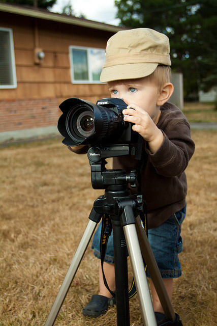帅气的小小摄影师！！！ ~~