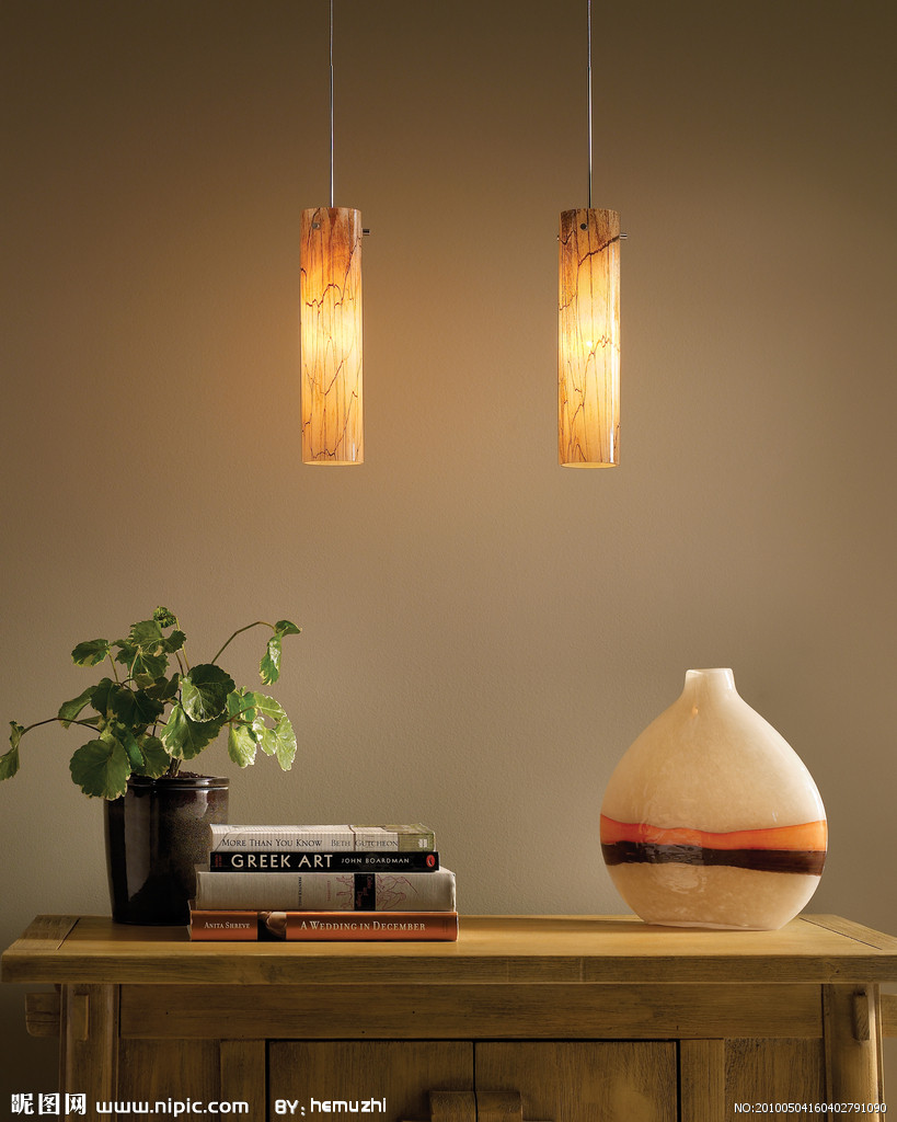 朴素的意思是简单有格调 东西很少 但是有味道