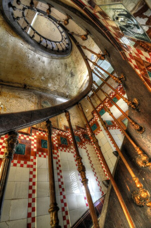 absolutely beautiful staircase