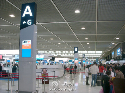 日本东京成田国际机场2号航站楼导向标识