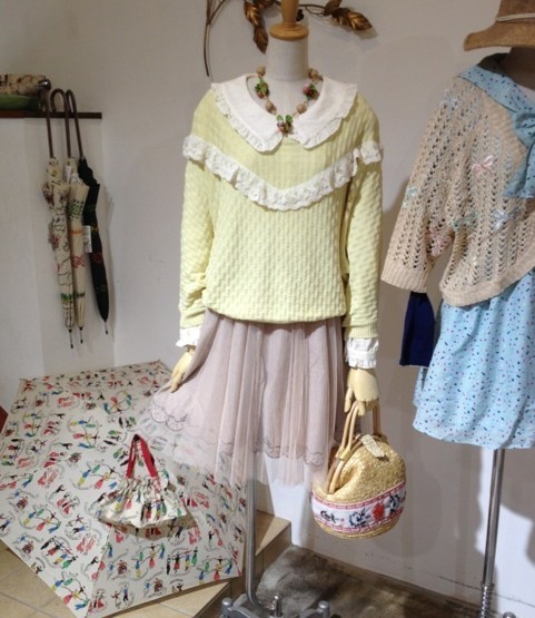 par avion 日本少女系 花边毛衣搭配纱裙，意外的没有多余的缀感