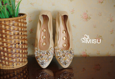 璀璨款柔软小牛皮通勤低跟鞋之柔美米