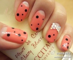 无名指上的蝴蝶结