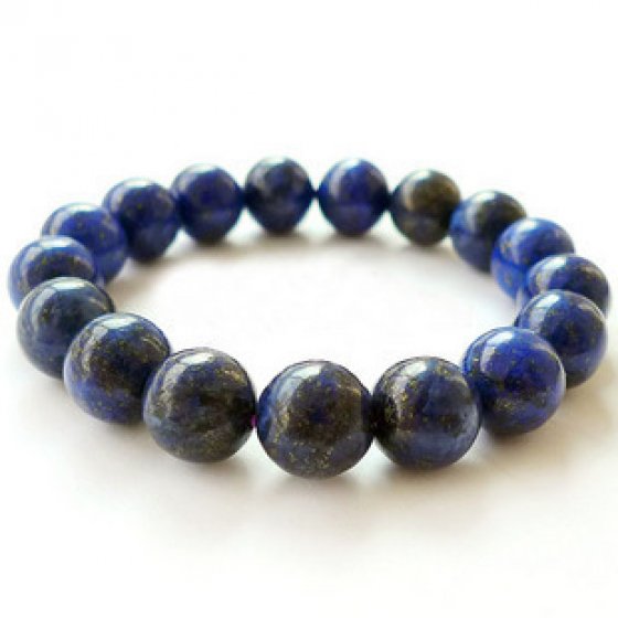 开始以为是蝴蝶，之后才知道是青金石。