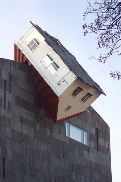 House Attack | Erwin Wurm (2006) | via tumblr