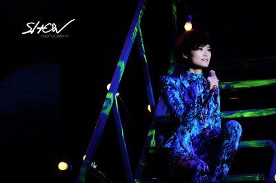 ~ chris lee ~whyme2012深圳演唱会 ——海洋般的颜色，海洋般深深的爱你！——李宇春