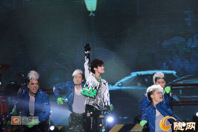 ~ chris lee ~whyme2012深圳演唱会 —绿炫嘻哈装~high起来吧~~~——李宇春