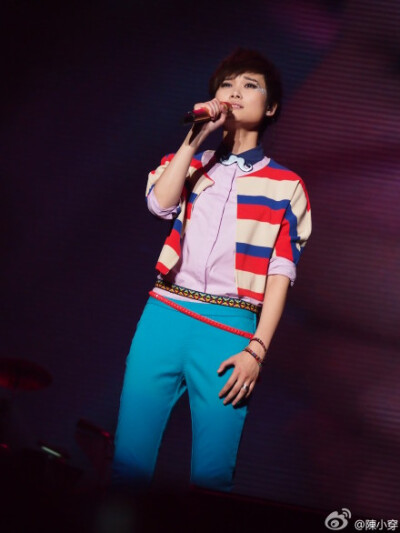 ~ chris lee ~whyme2012深圳演唱会 —横条彩虹休闲风~~爱你就要漂洋过海来看你！！~——李宇春