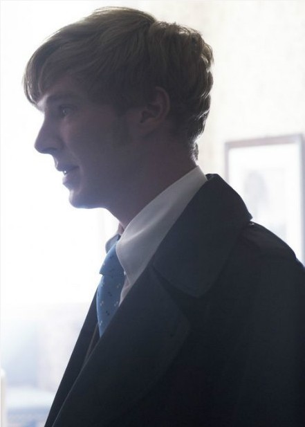 阳光在你的身后总是显得暗淡无光