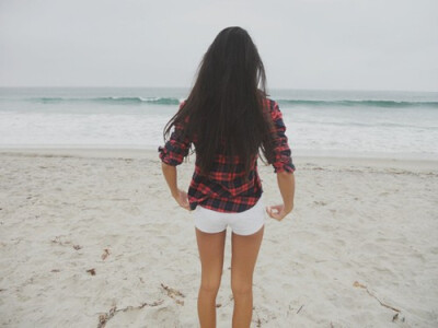 心如大海，宁静致远。当你狂躁不安时，你是一事无成的；当你闷闷不乐时，你是困难重重的；当你高高在上时，你是孑然一身，孤独终老的；当你好高骛远时，你是屡战屡败的。如果你默默耕耘，你一定会收获连连；如果你心…