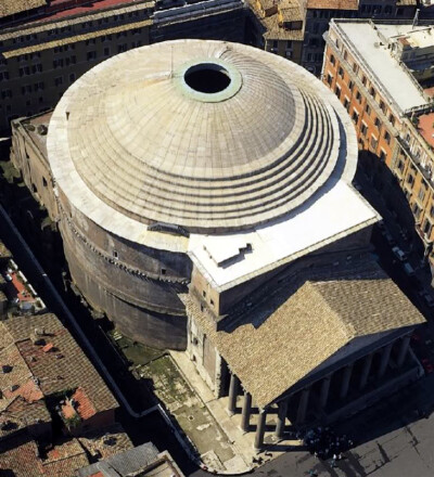 万神庙 其主体部分是一个带穹顶的巨大的混凝土圆桶，这种以“圆”为主的风格，是典型的古罗马建筑的特点。 为了纪念早年的奥古斯都打败安东尼和克娄巴特拉（埃及艳后），由马尔库斯·维普萨纽斯·阿格里帕于公元前27 …