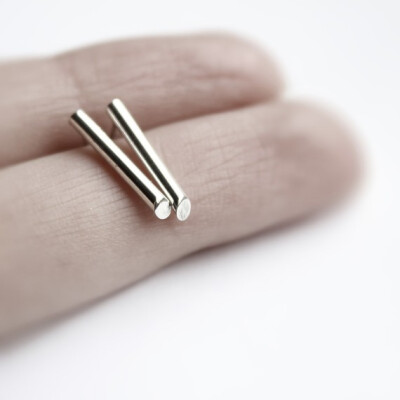 Line . sterling silver bar stud earrings 耳钉 B162