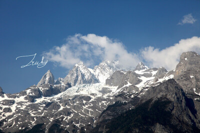 圣洁而美丽的玉龙雪山，我也想去玉龙第三国