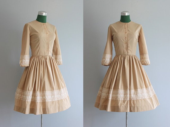 Vintage Dress / 1950s Nude Beige Dress / 50s Full Skirt Dress