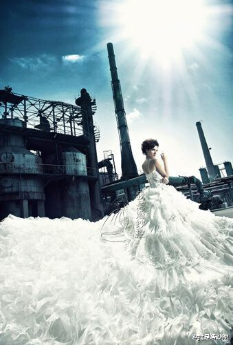 一个对爱冷漠，不想再爱的女人，往往是很深很深地爱过；看起来好像百毒不侵，其实早已百毒侵身。